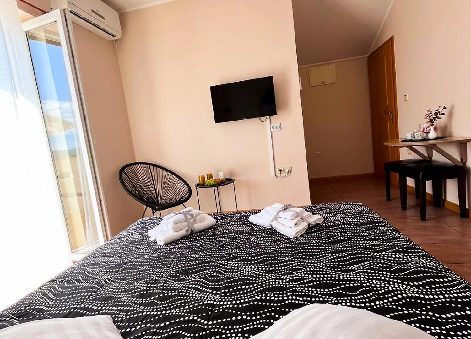 Private Room With Terrace And Free Parking Krk Town Appartamento