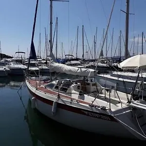 Bateau A Quai St Raphael, 4 Couchages , Voilier Etap 28i Botel Saint-Raphaël